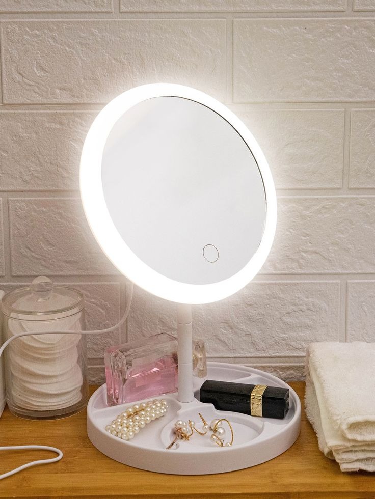 آینه آرایشی چراغ دار با لامپ